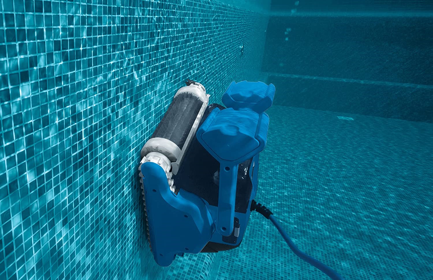 Dolphin F50, robot piscina pulizia fondo e pareti.