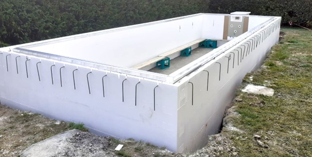 chiamate massetti esterni piscina