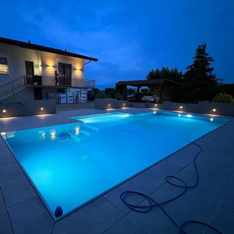 Luci LED Subacquee Per Piscina E Fontana, 4 Pezzi Con Telecomando, 16 Colori E Timer, Impermeabili IP68, Con Ventose E Magneti
